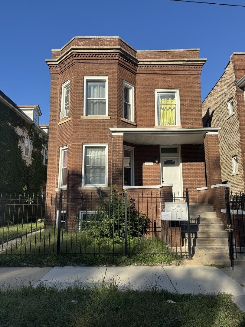 7940 S Brandon Ave., Chicago, IL 60617