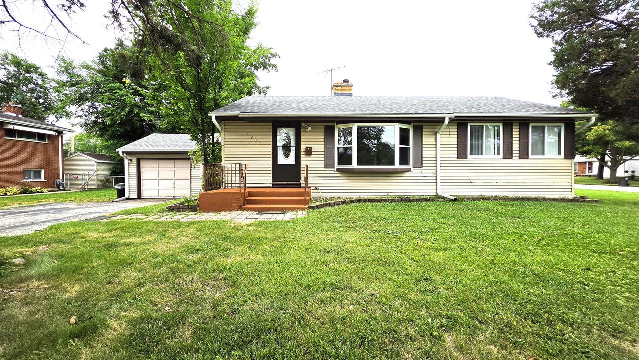 1201 E Euclid Ave., Arlington Heights, IL 60004