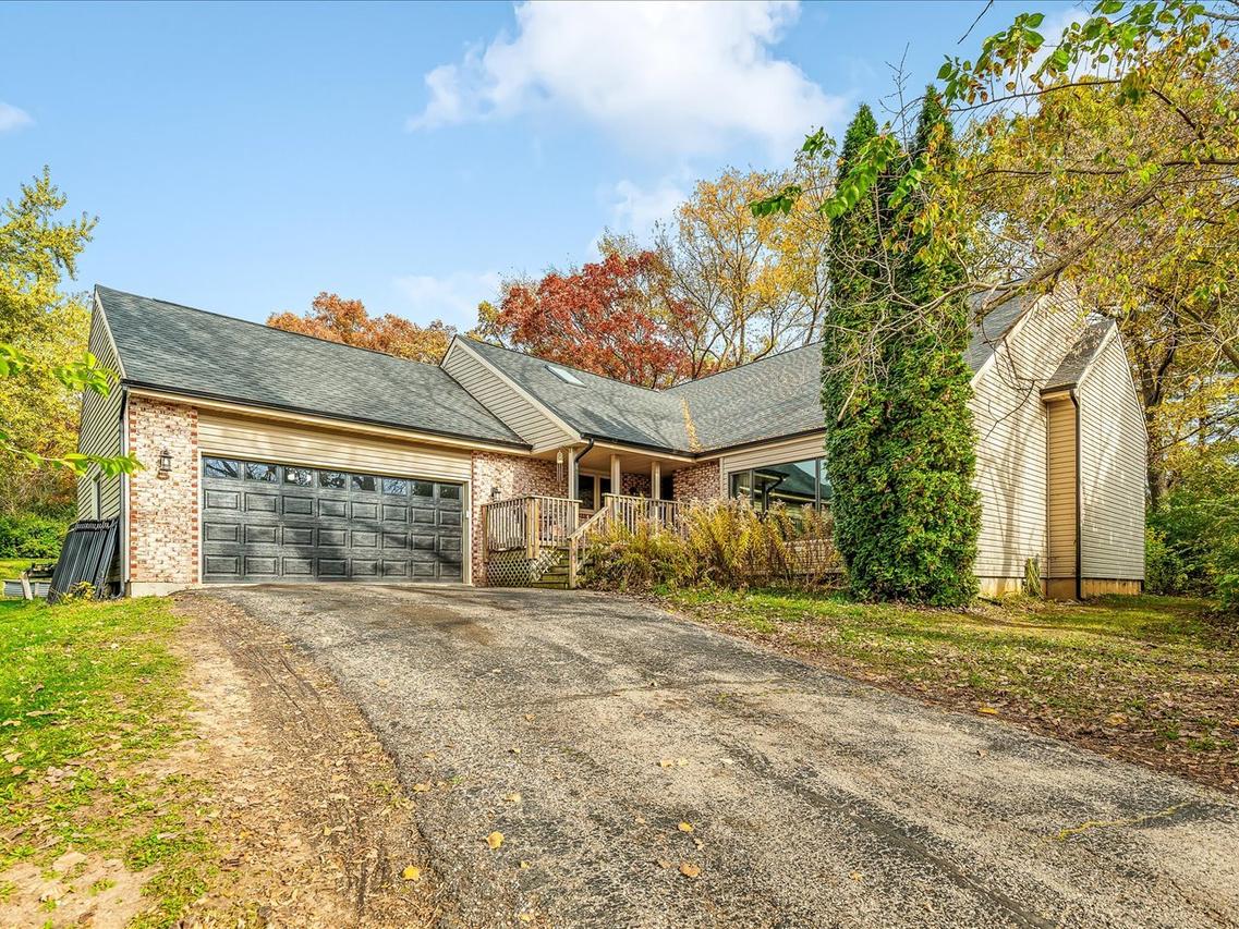 12609 Thistle Ridge Close, Roscoe, IL 61073