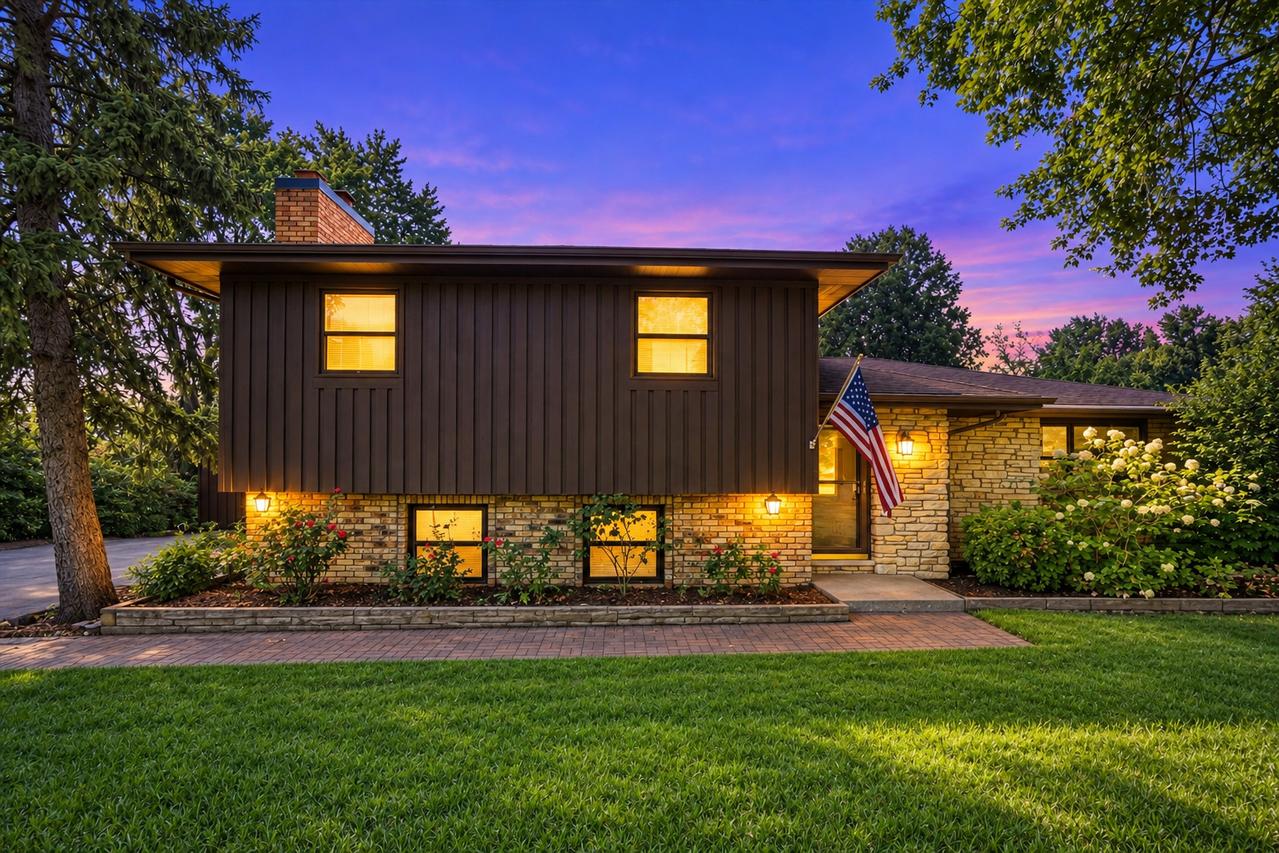 11S534 Lemont Rd., Lemont, IL 60439