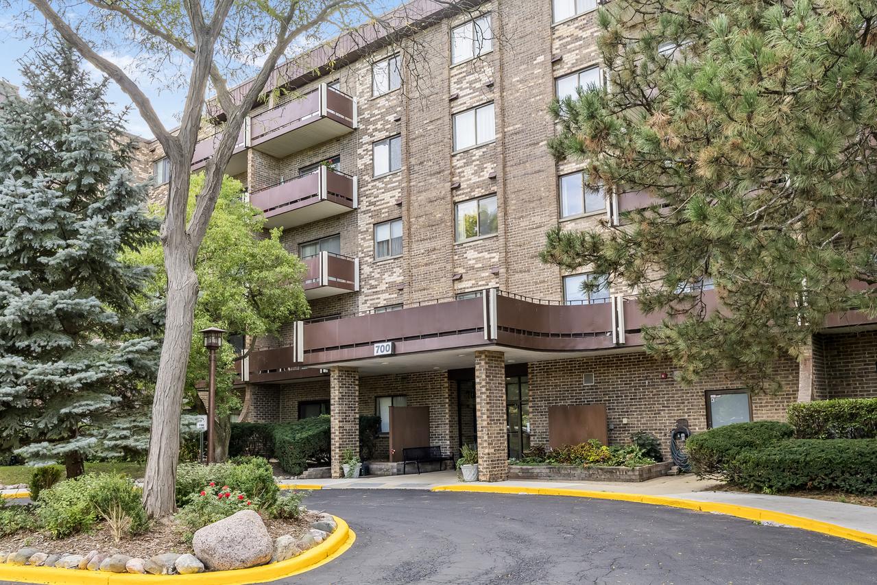 700 Wellington Ave. #509, Elk Grove Village, IL 60007