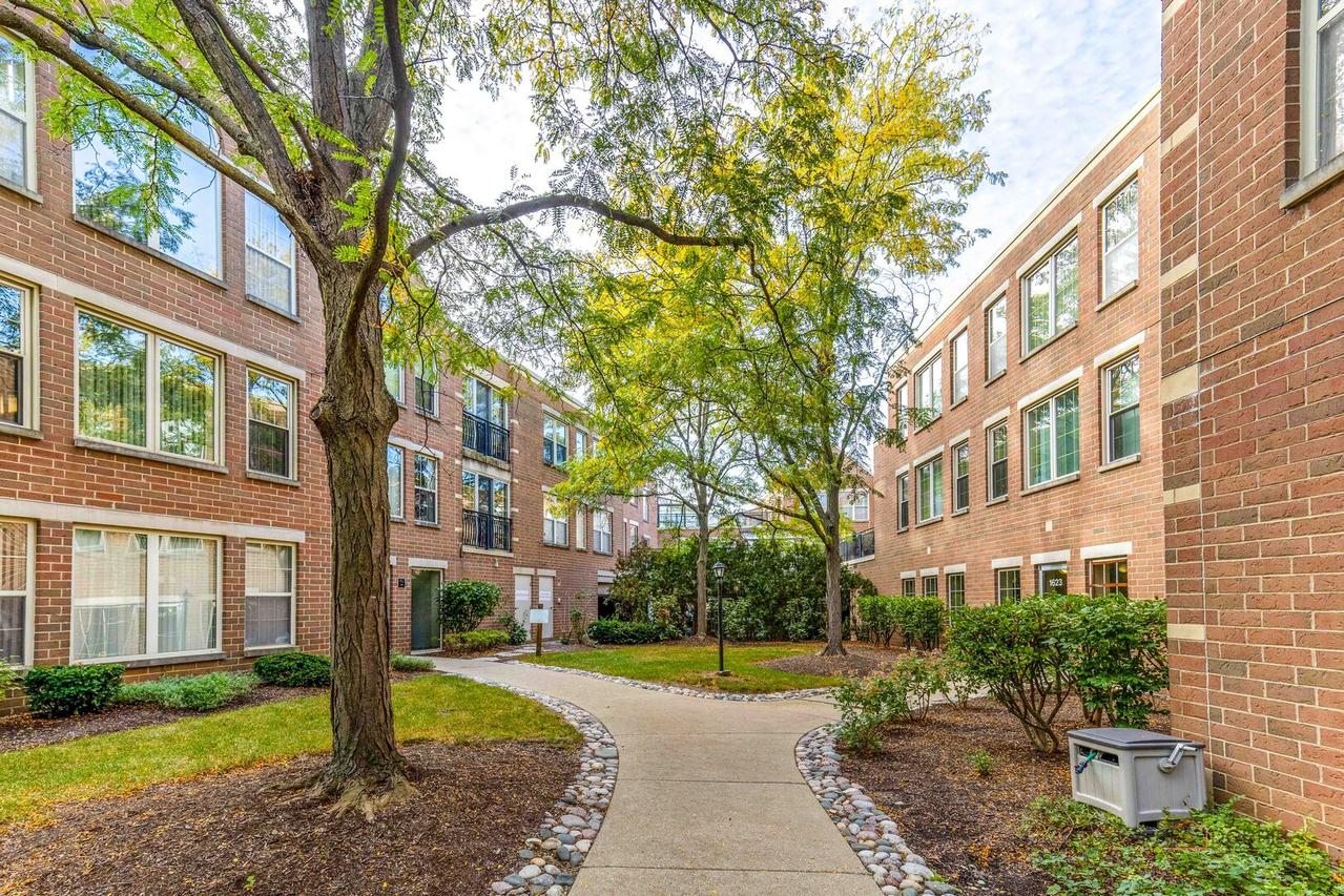 1625 Glenview Rd. #306, Glenview, IL 60025