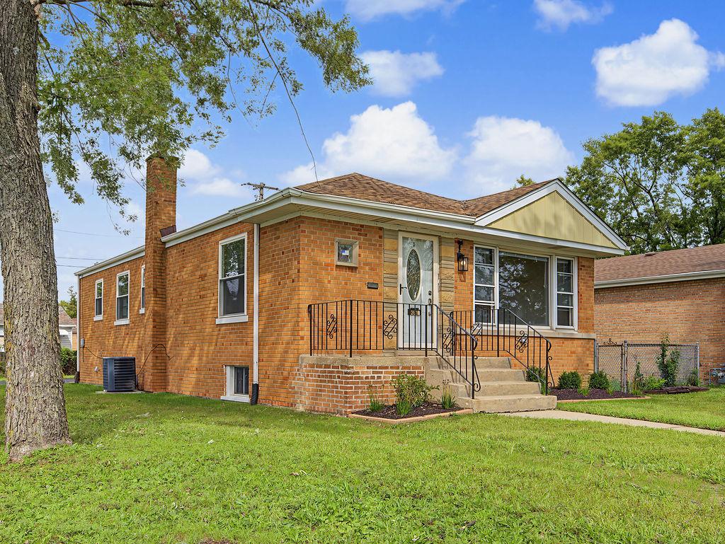 291 W Sauk Tr., South Chicago Heights, IL 60411