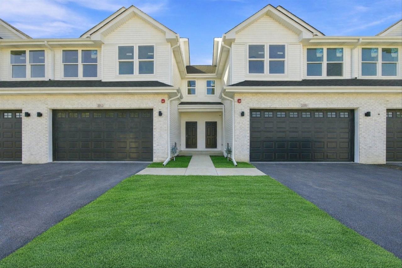 2013 Princess Ct., Lockport, IL 60441