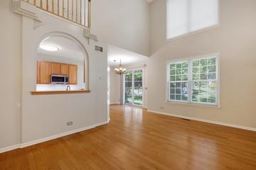 88 Fulbright Ln., Schaumburg, IL 60194
