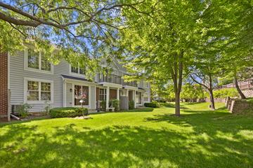 88 Fulbright Ln., Schaumburg, IL 60194