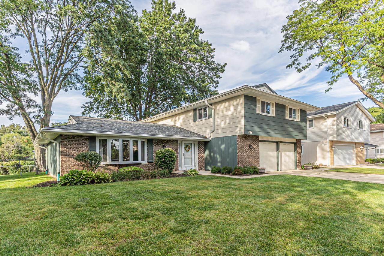 864 Pinehurst Ln., Schaumburg, IL 60193