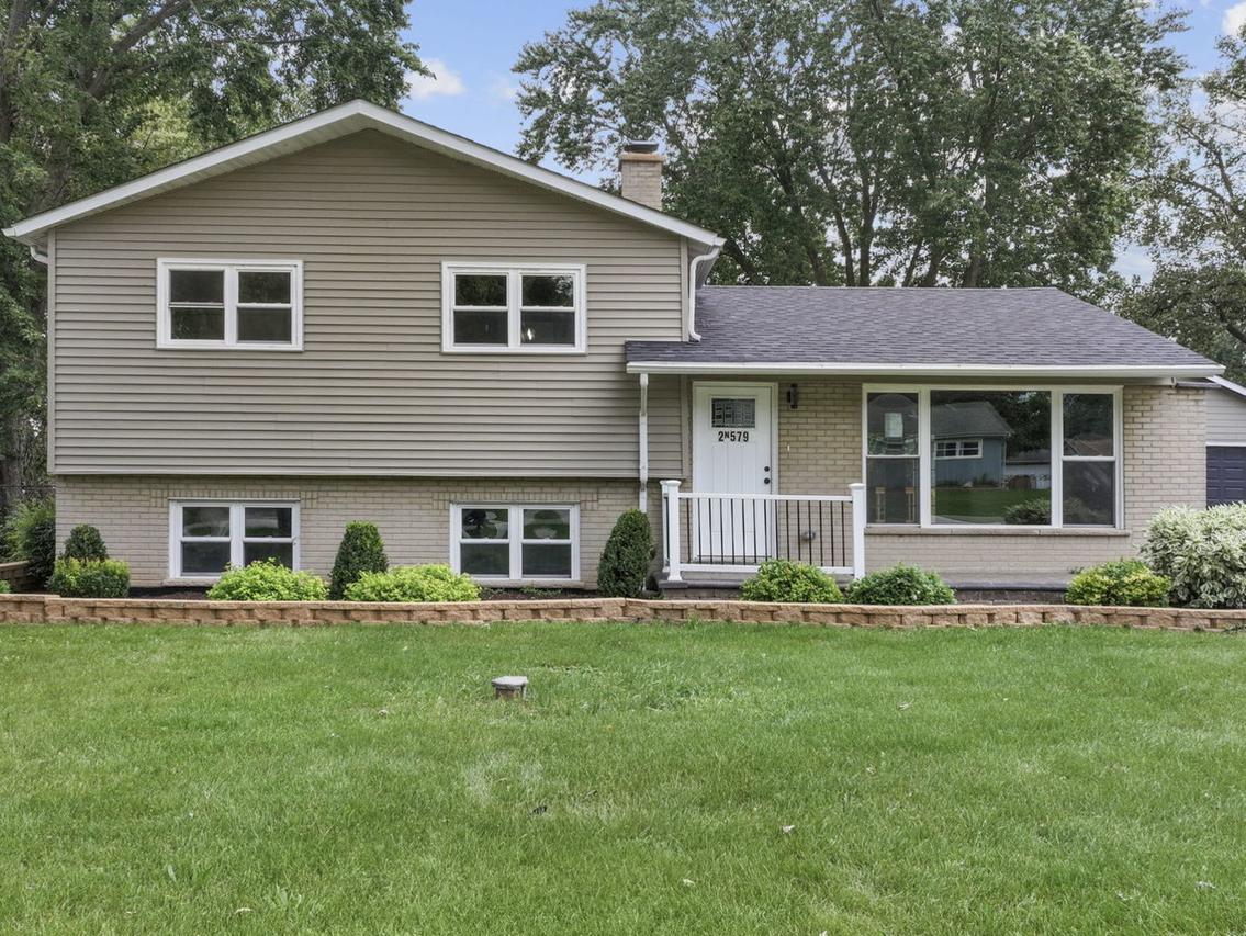 2N579 Diane Ave., Glen Ellyn, IL 60137