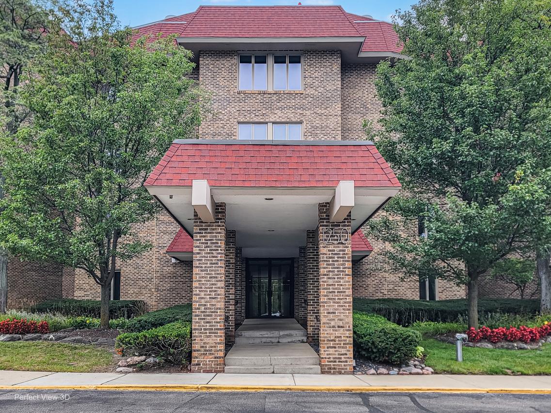 1250 Rudolph Rd. #4E, Northbrook, IL 60062