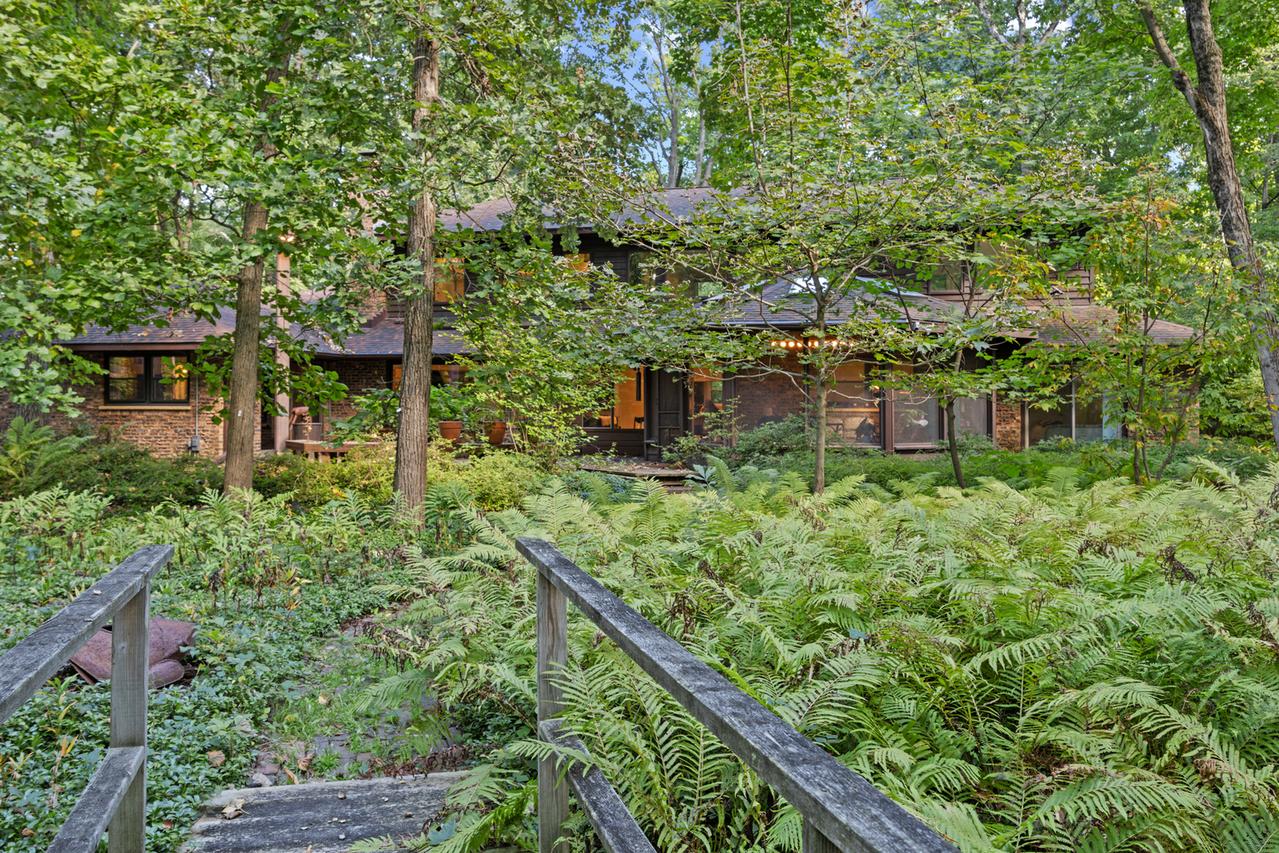 2975 Arrowwood Tr., Riverwoods, IL 60015