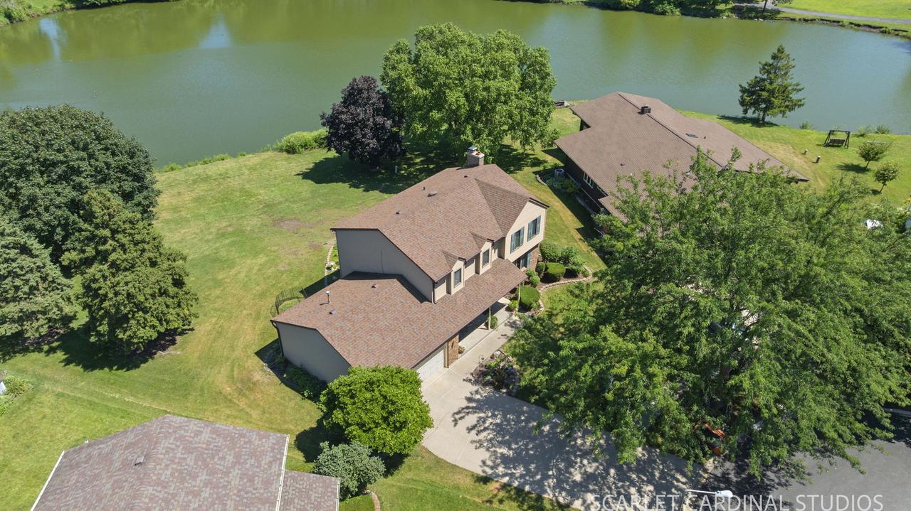 36 Crofton Ct., Oswego, IL 60543