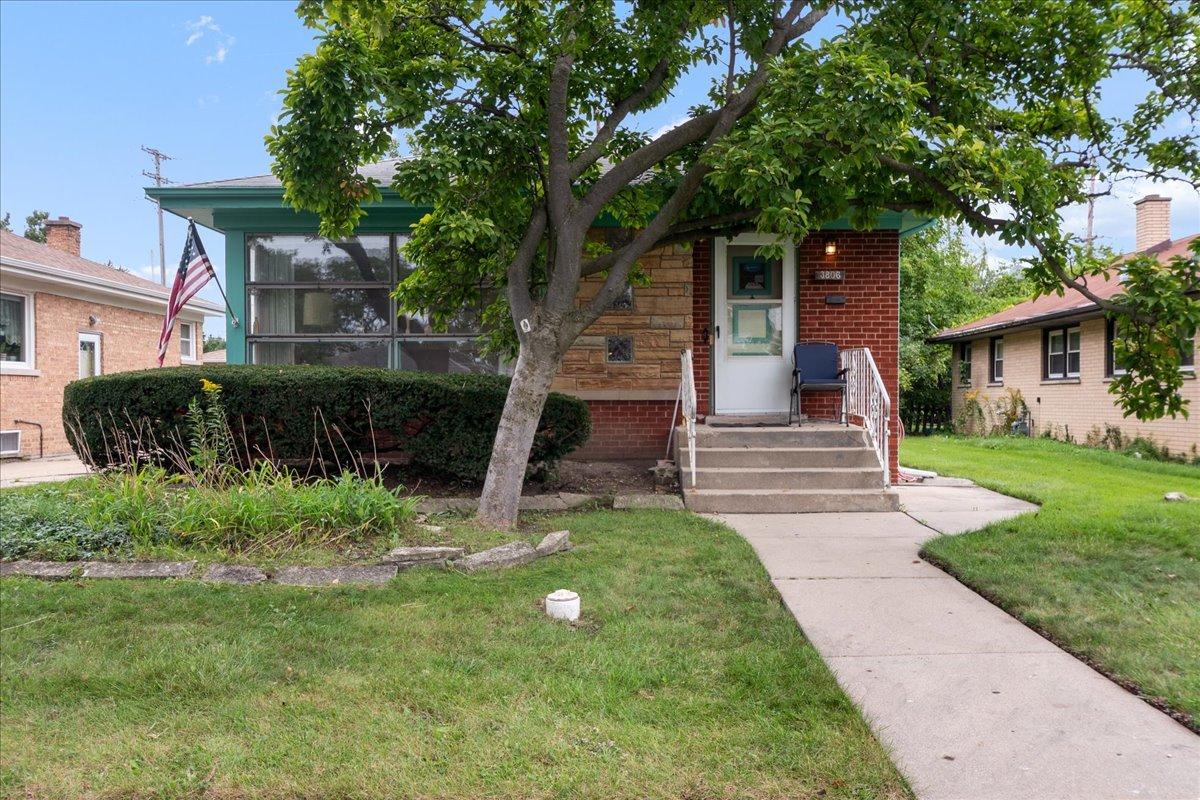3806 Harvard Ter., Skokie, IL 60076