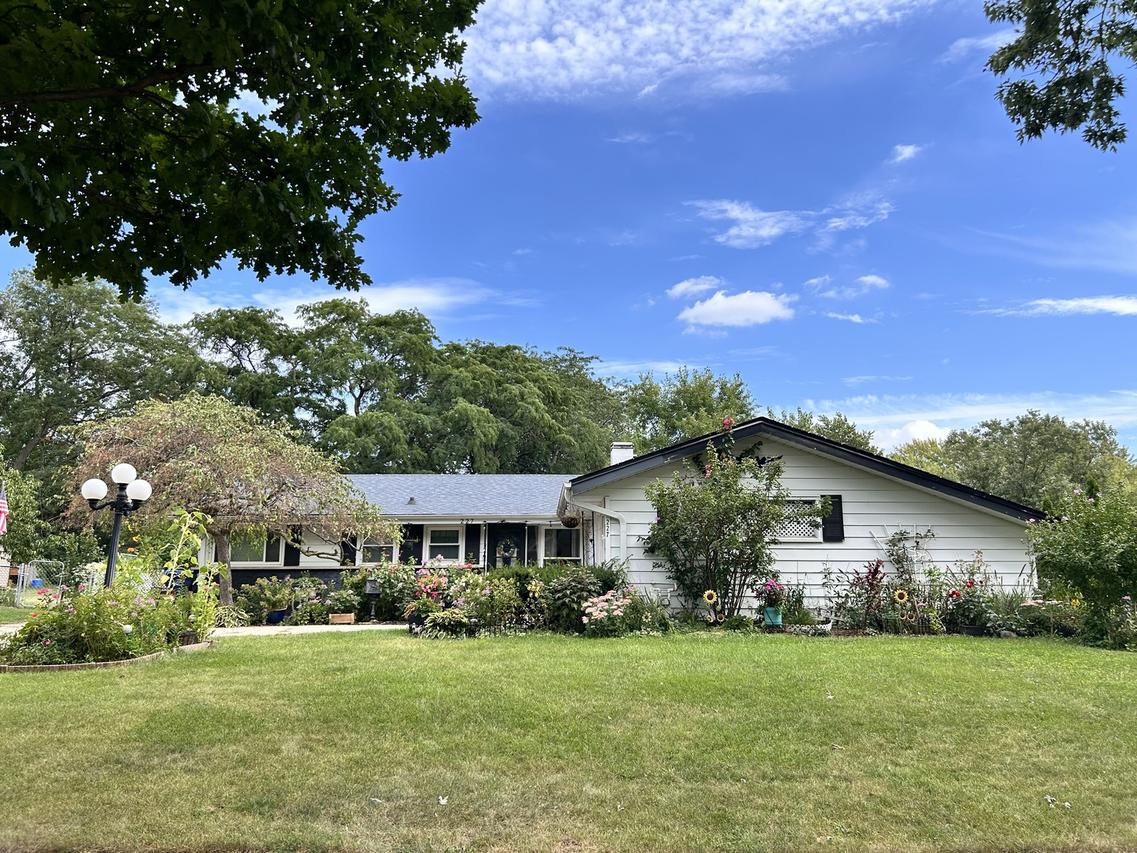 227 Wellesley Ln., Schaumburg, IL 60193
