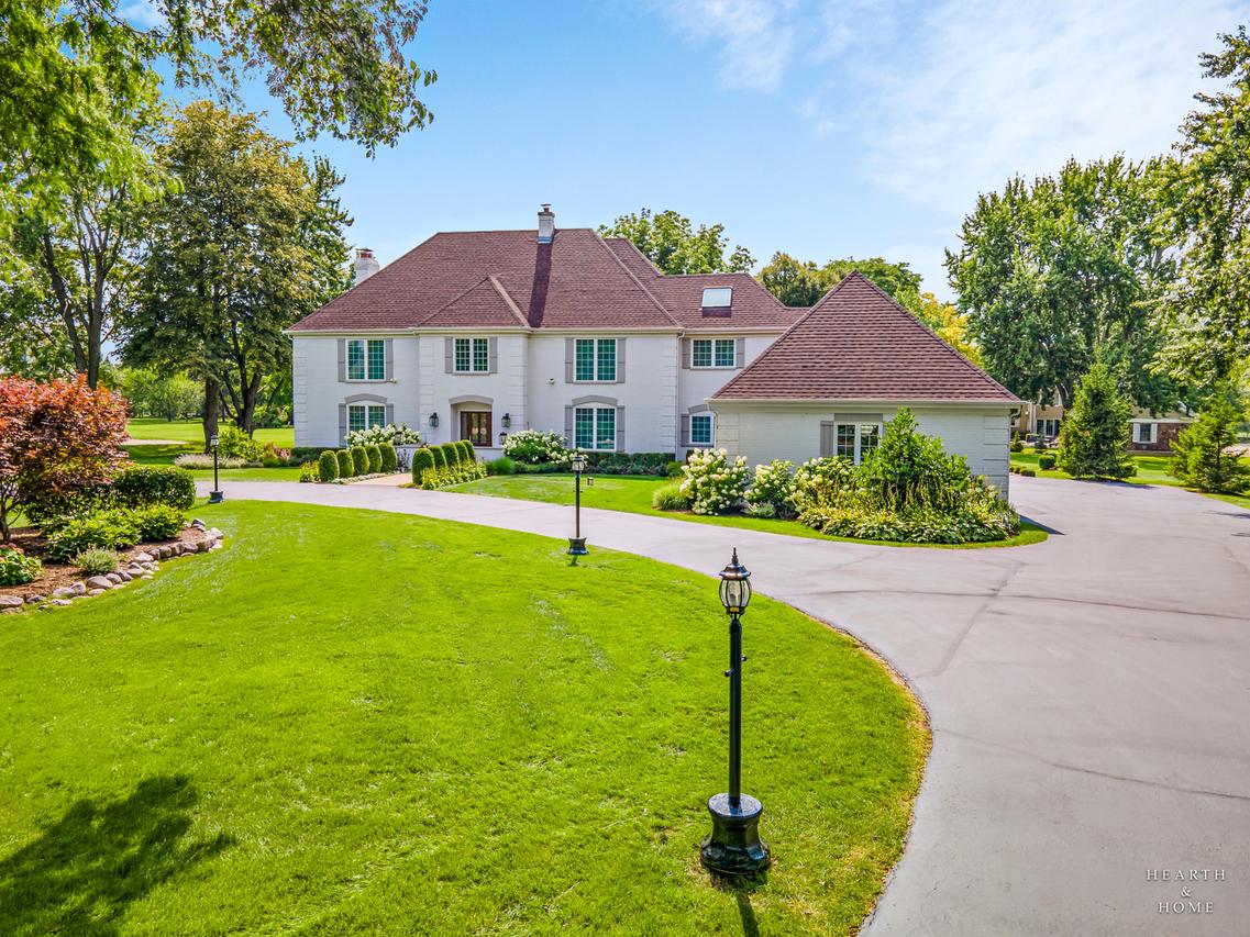 10 Corey Dr., Barrington, IL 60010