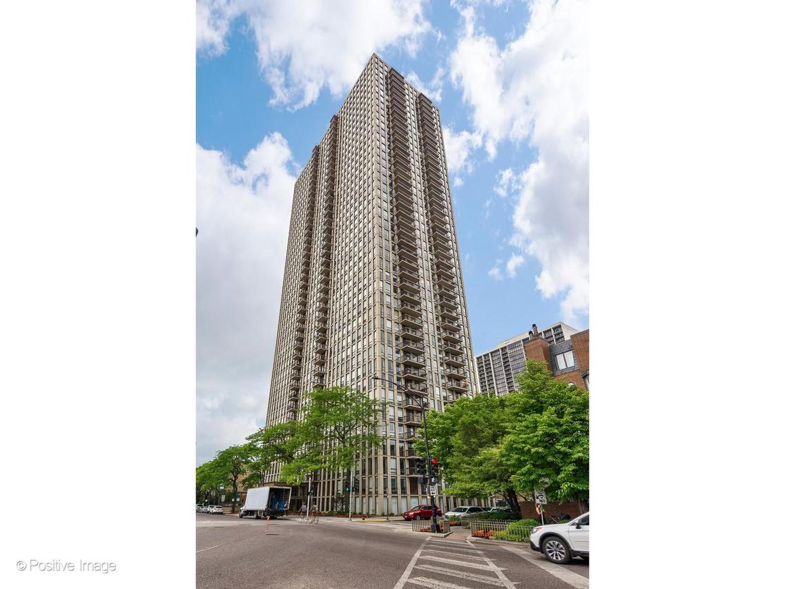 1660 N Lasalle Dr. #3403, Chicago, IL 60614