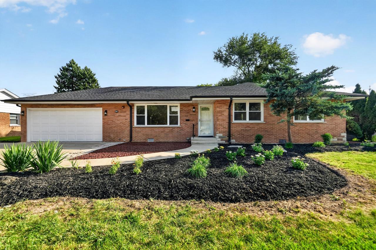 7917 W 111th St., Palos Hills, IL 60465