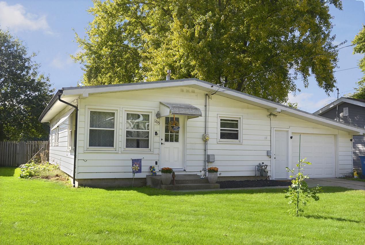 1209 Retz Dr., Ottawa, IL 61350