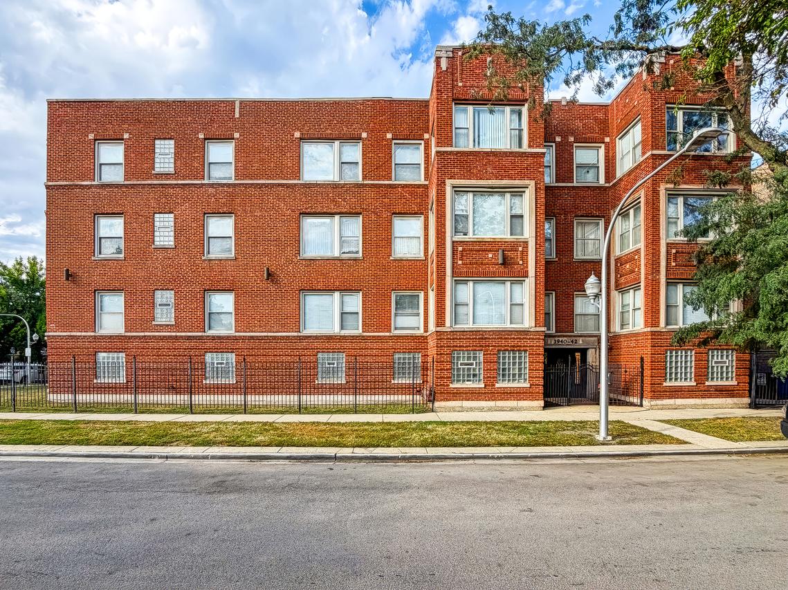 1942 E 72nd Pl. #2A, Chicago, IL 60649
