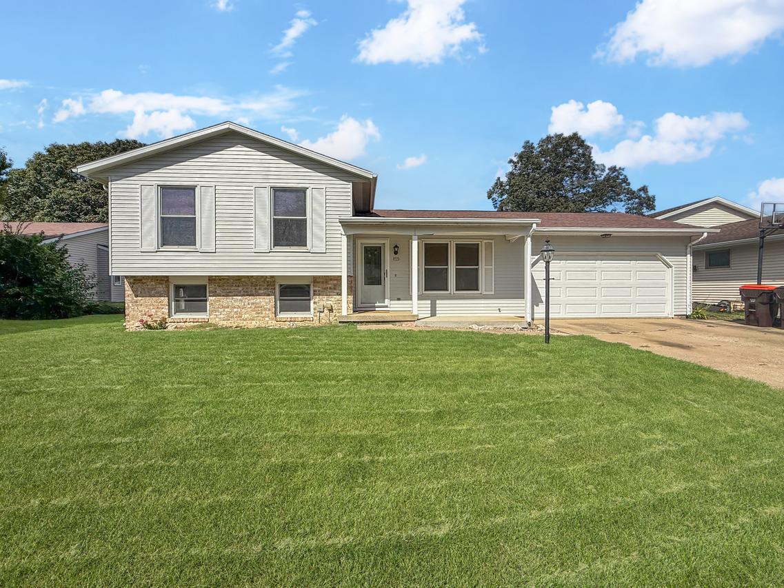 919 North Dr., Rantoul, IL 61866