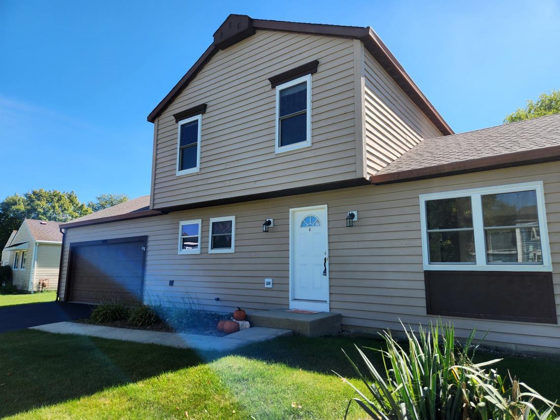 1440 Carleton Ave., Naperville, IL 60565