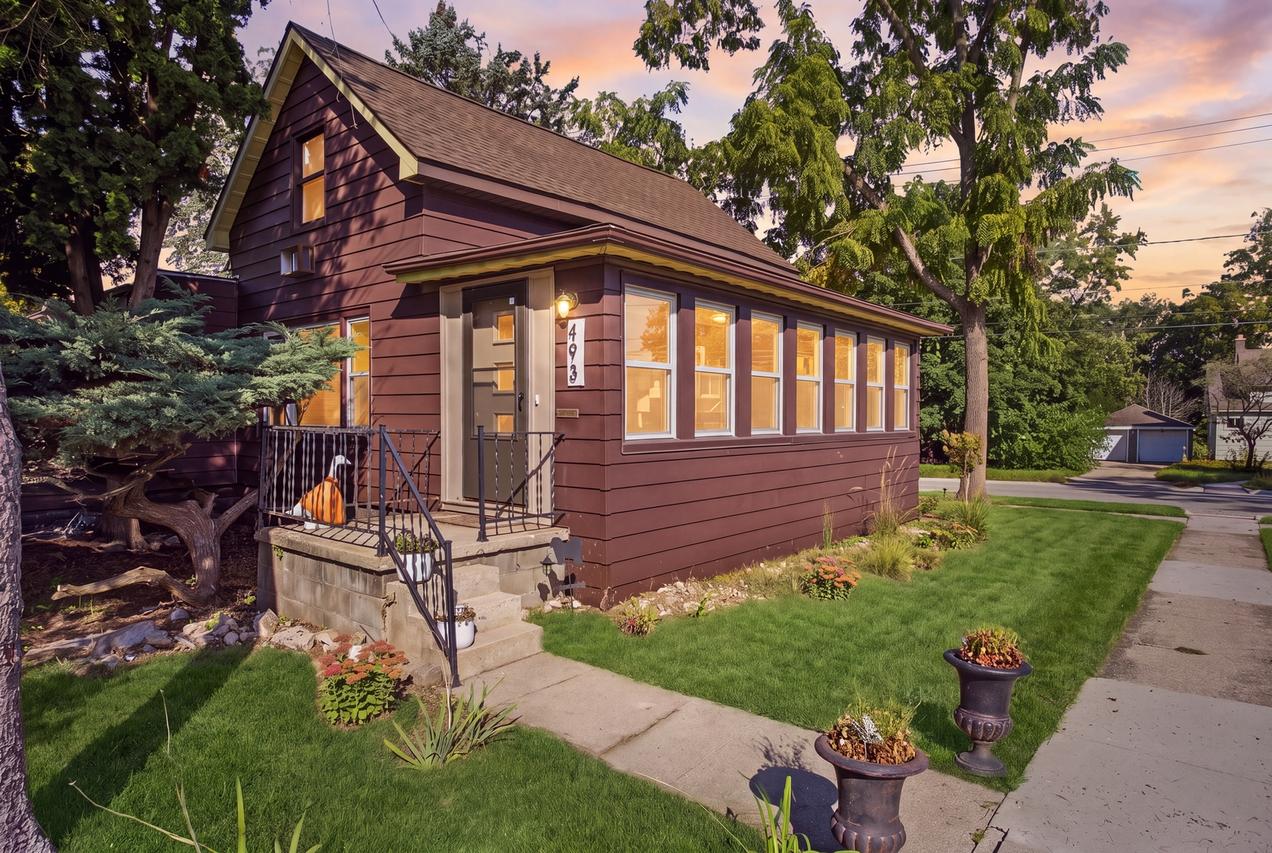 493 E Exchange St., Sycamore, IL 60178