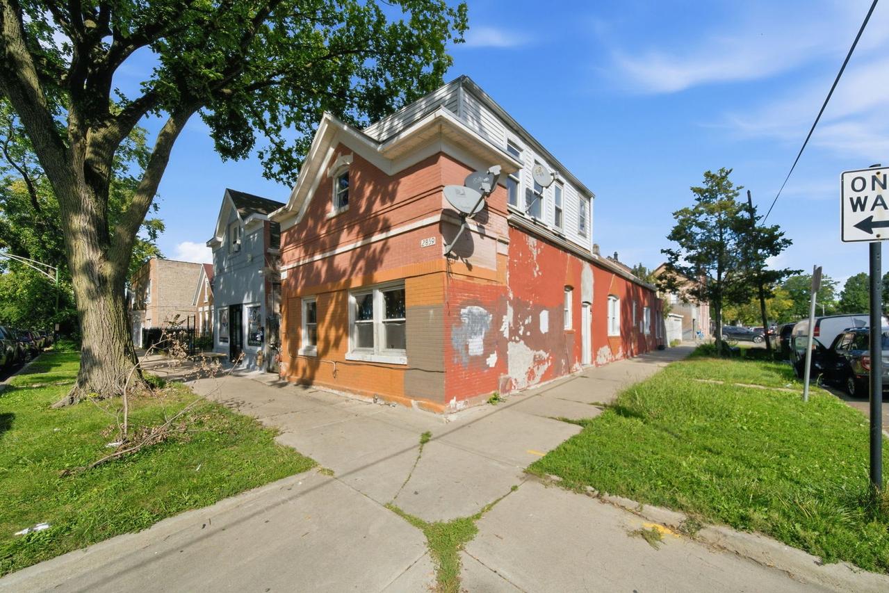 2859 S Homan Ave., Chicago, IL 60623