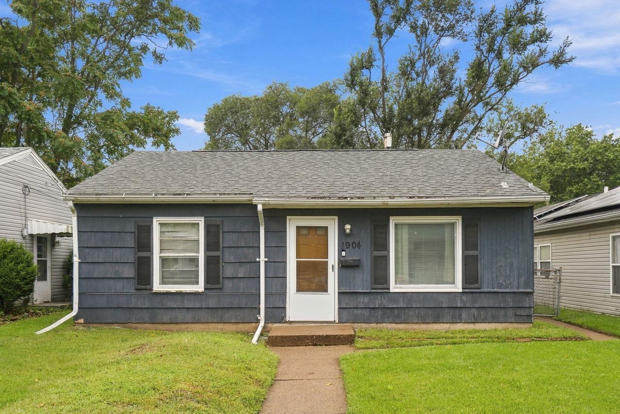 1904 9th St. #-, Rock Island, IL 61201