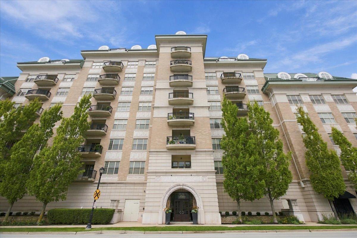 50 N Plum Grove Rd. #206E, Palatine, IL 60067