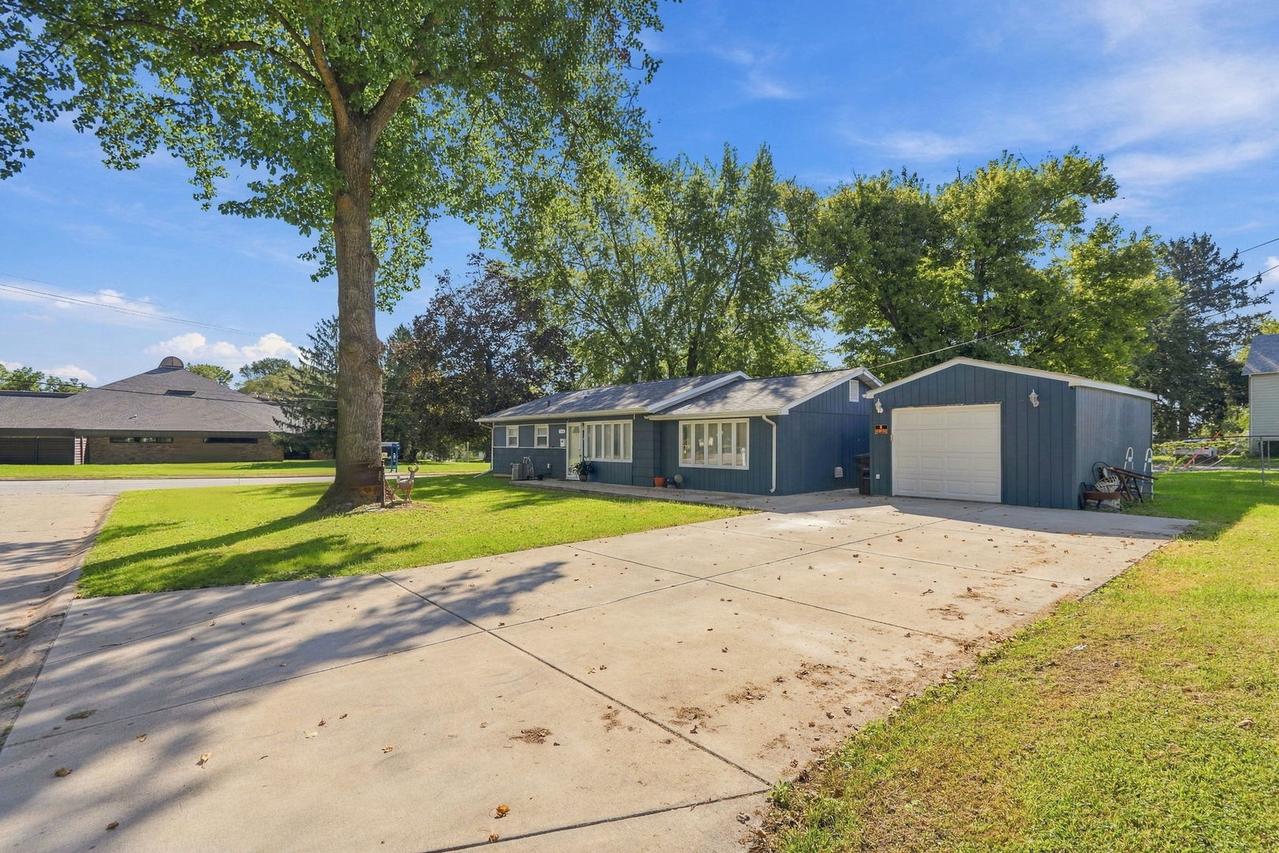 2916 28th Ave., Rock Island, IL 61201