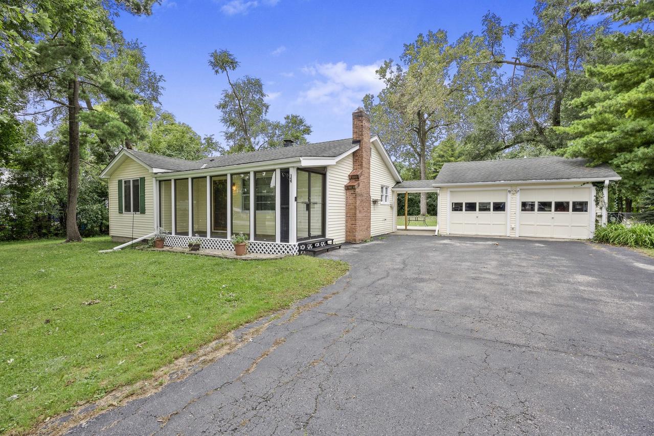 5840 S Brainard Ave., La Grange Highlands, IL 60525