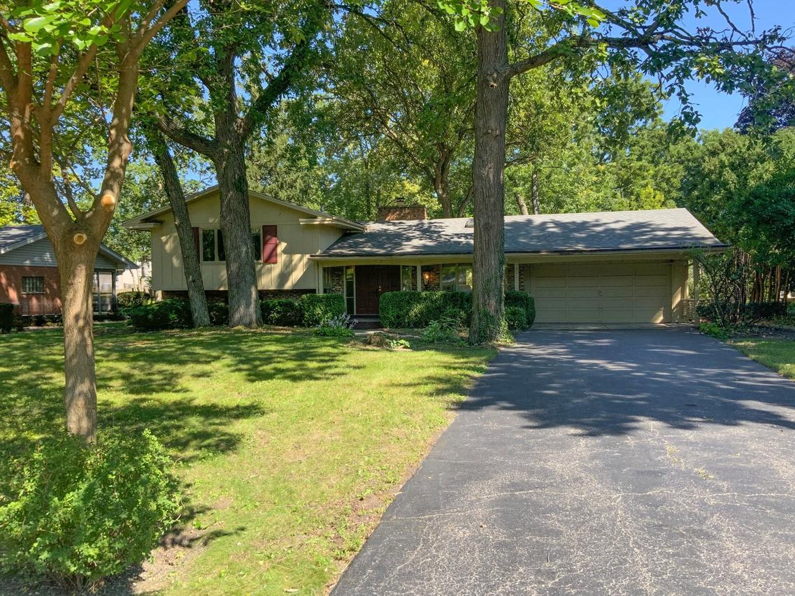 780 W Marywood Ave., Aurora, IL 60505