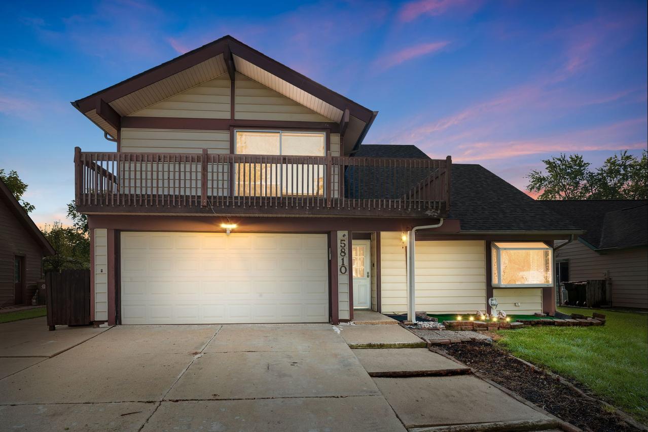 5810 Easton Ct., Hanover Park, IL 60133