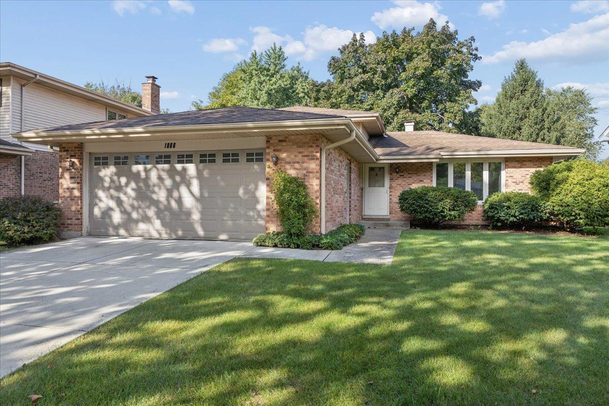 1006 Longford Dr., Westmont, IL 60559