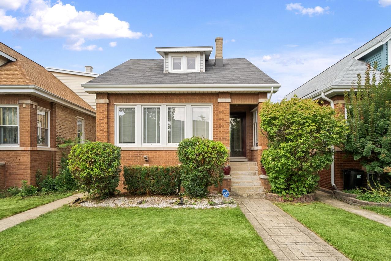 5650 N Mason Ave., Chicago, IL 60646