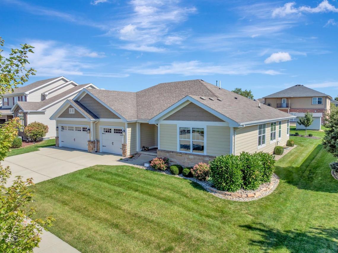 2002 Craftsman Ave., Bourbonnais, IL 60914