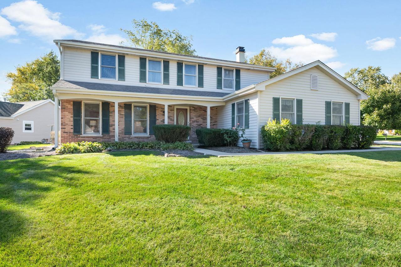 1717 Victoria Rd., Mundelein, IL 60060