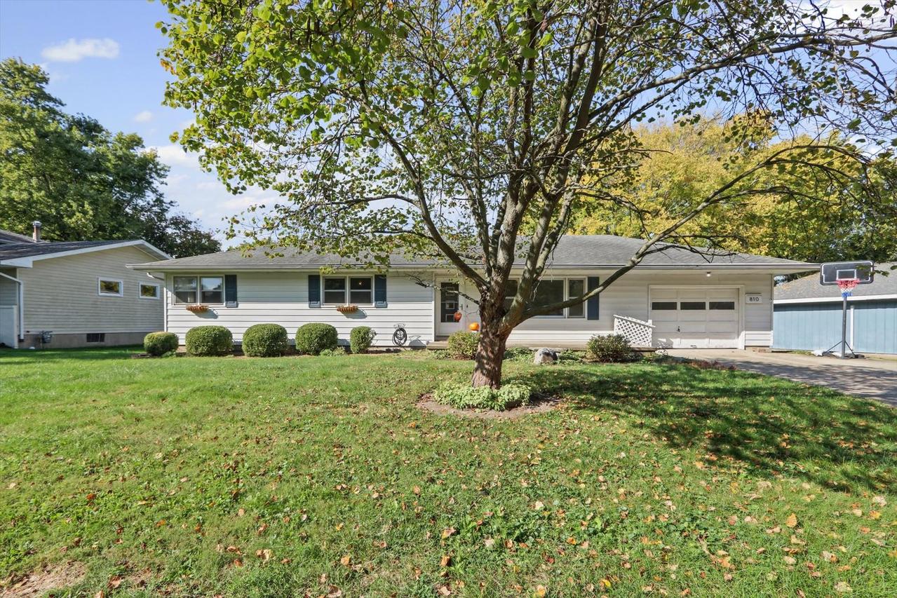 810 Longview Rd., Monticello, IL 61856