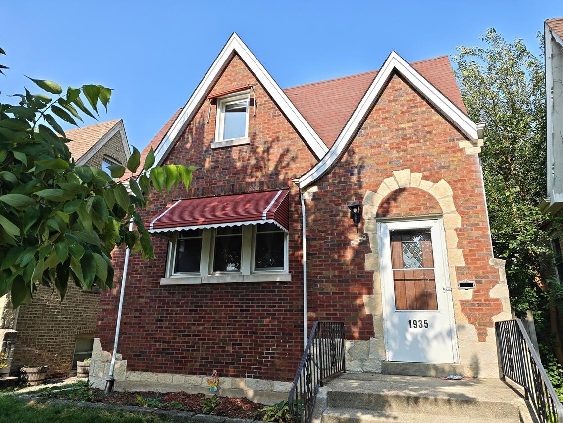 1935 Wenonah Ave., Berwyn, IL 60402