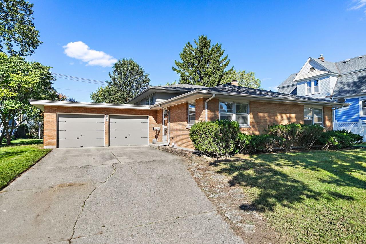340 Illinois St., Dundee, IL 60118