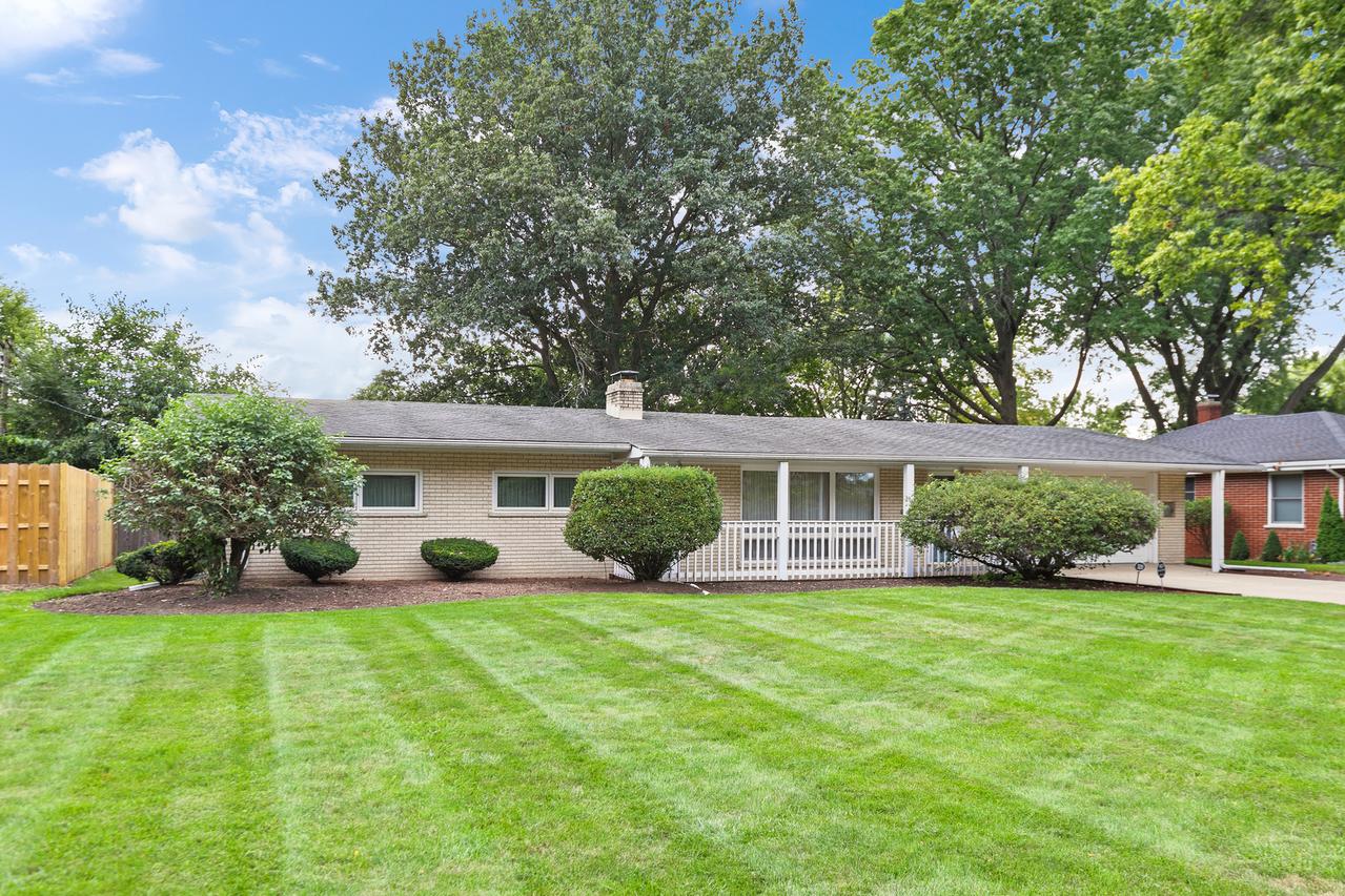 320 N Alfred Ave., Elgin, IL 60123