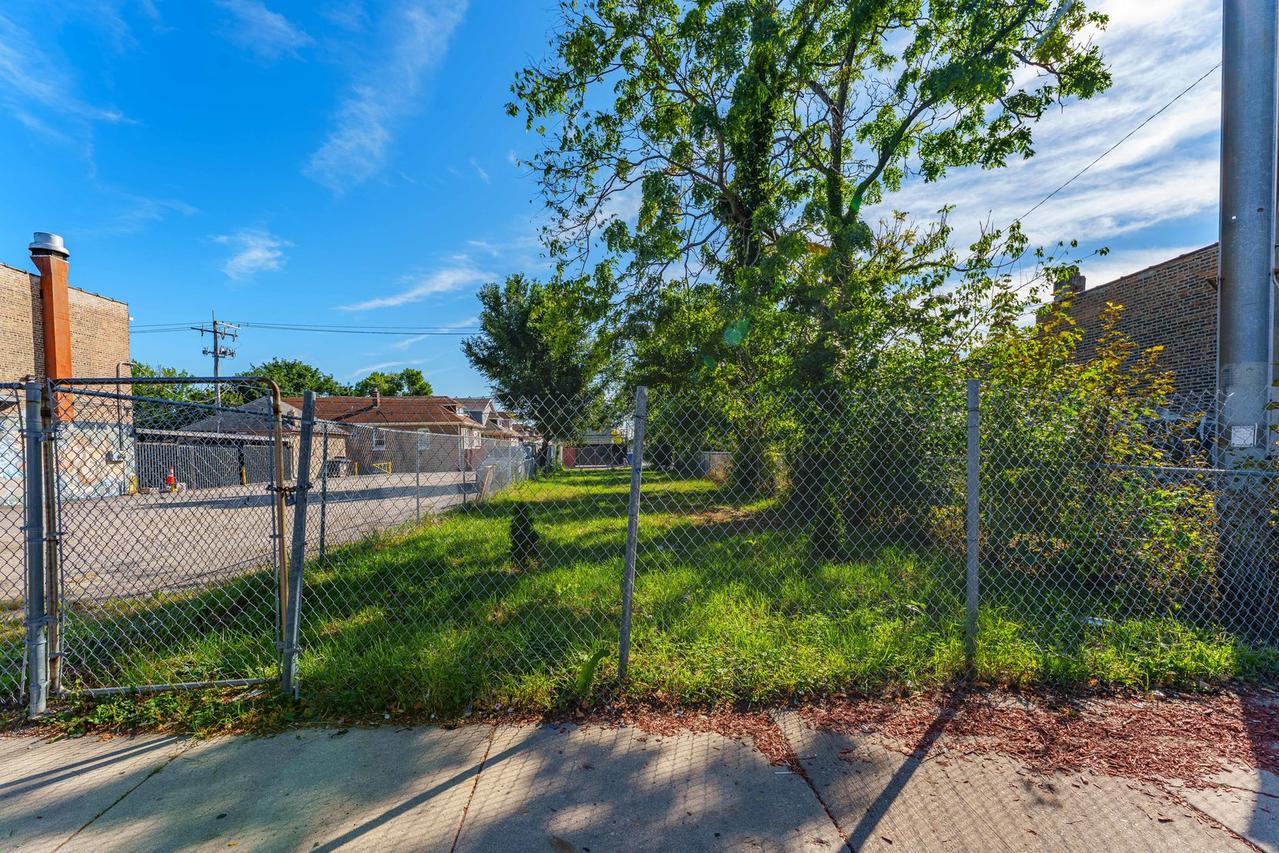 2711 W 59th St., Chicago, IL 60629