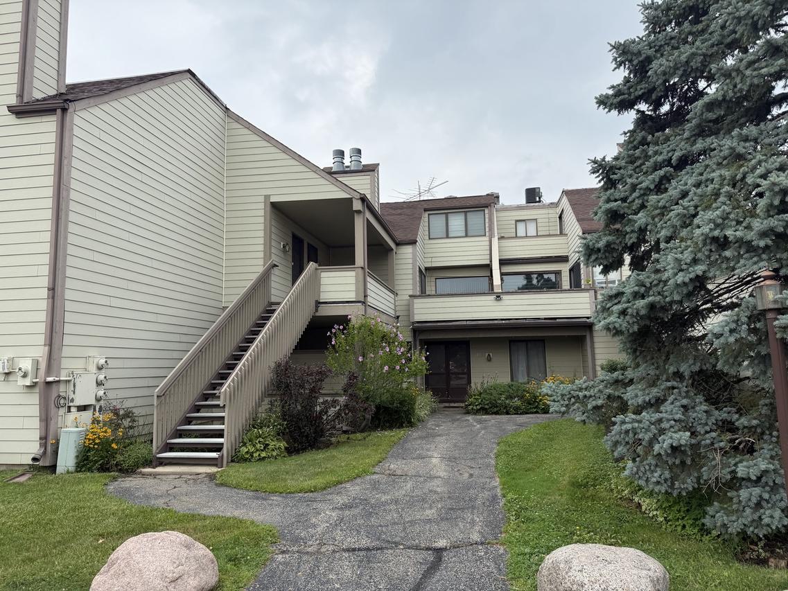 3310 Berwyn Ave. #222, North Chicago, IL 60064