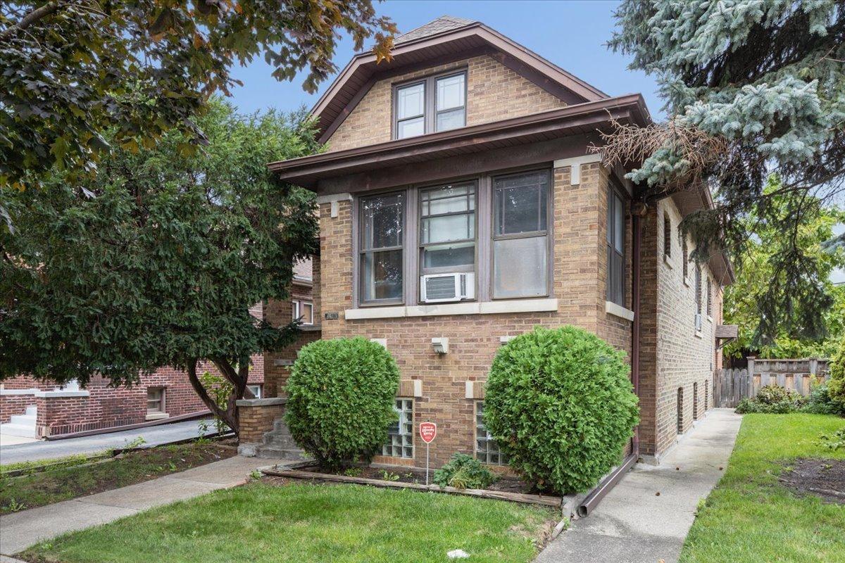 8010 44th St., Lyons, IL 60534