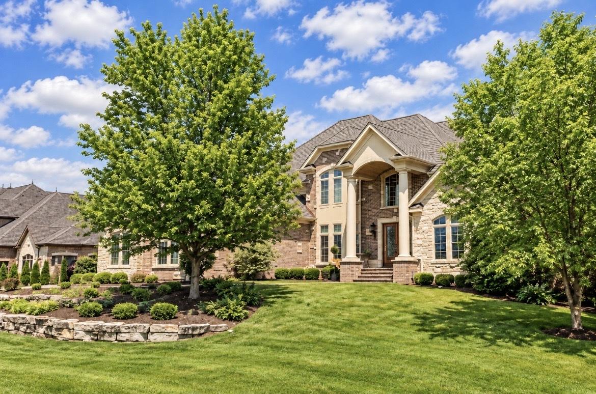 110 Forest Edge Dr., Palos Park, IL 60464
