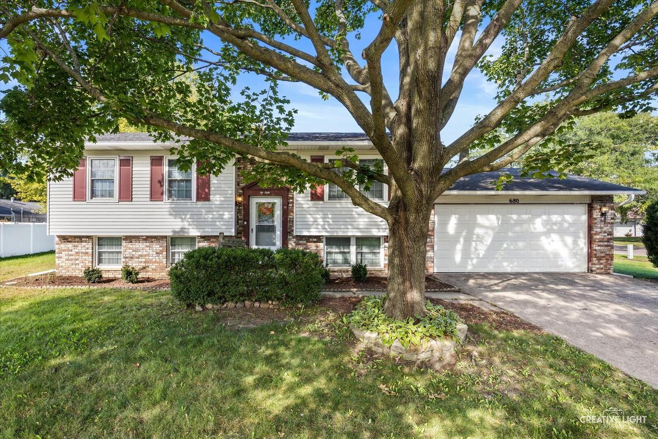 680 N Constitution Dr., Aurora, IL 60506