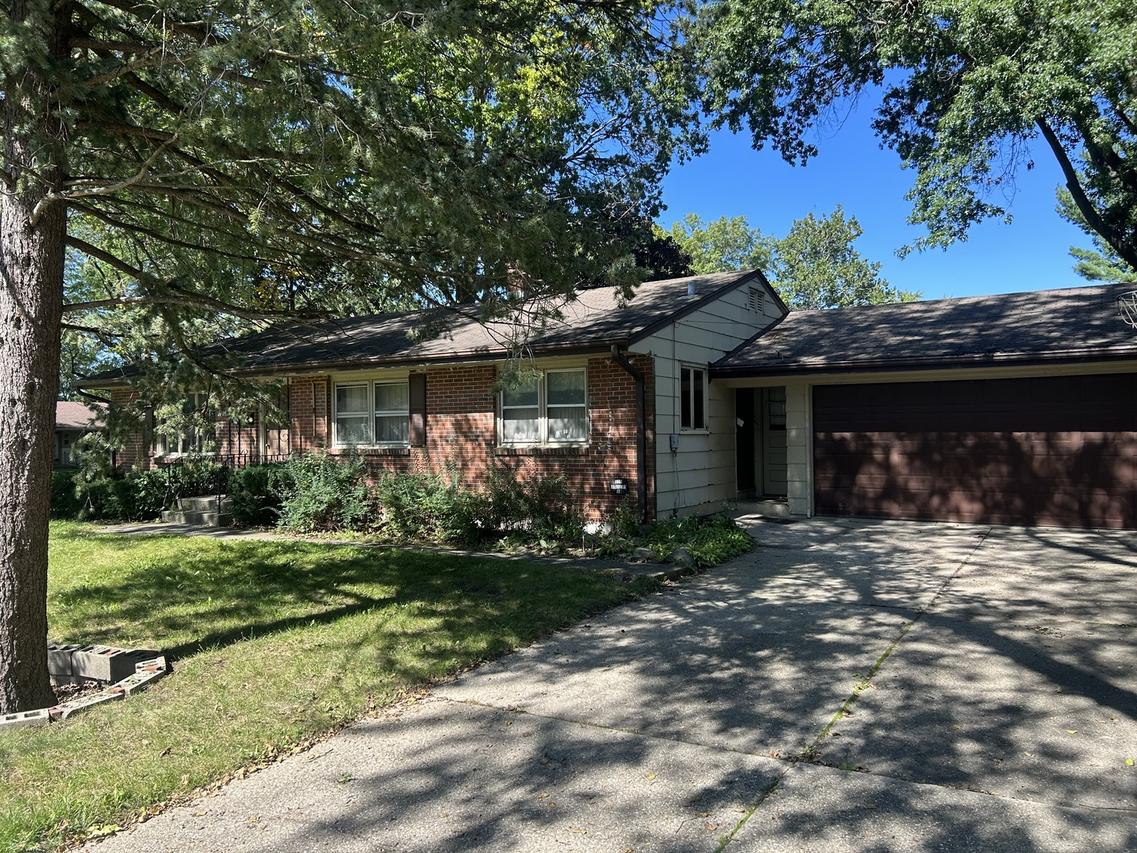 1003 Brookfield Rd., Rockford, IL 61107