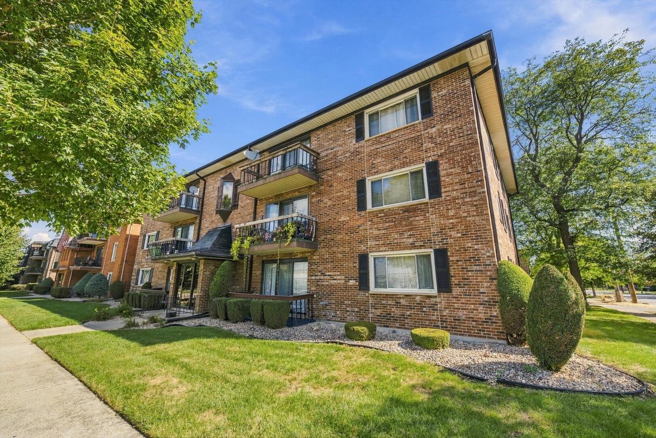10851 S Keating Ave. #3B, Oak Lawn, IL 60453