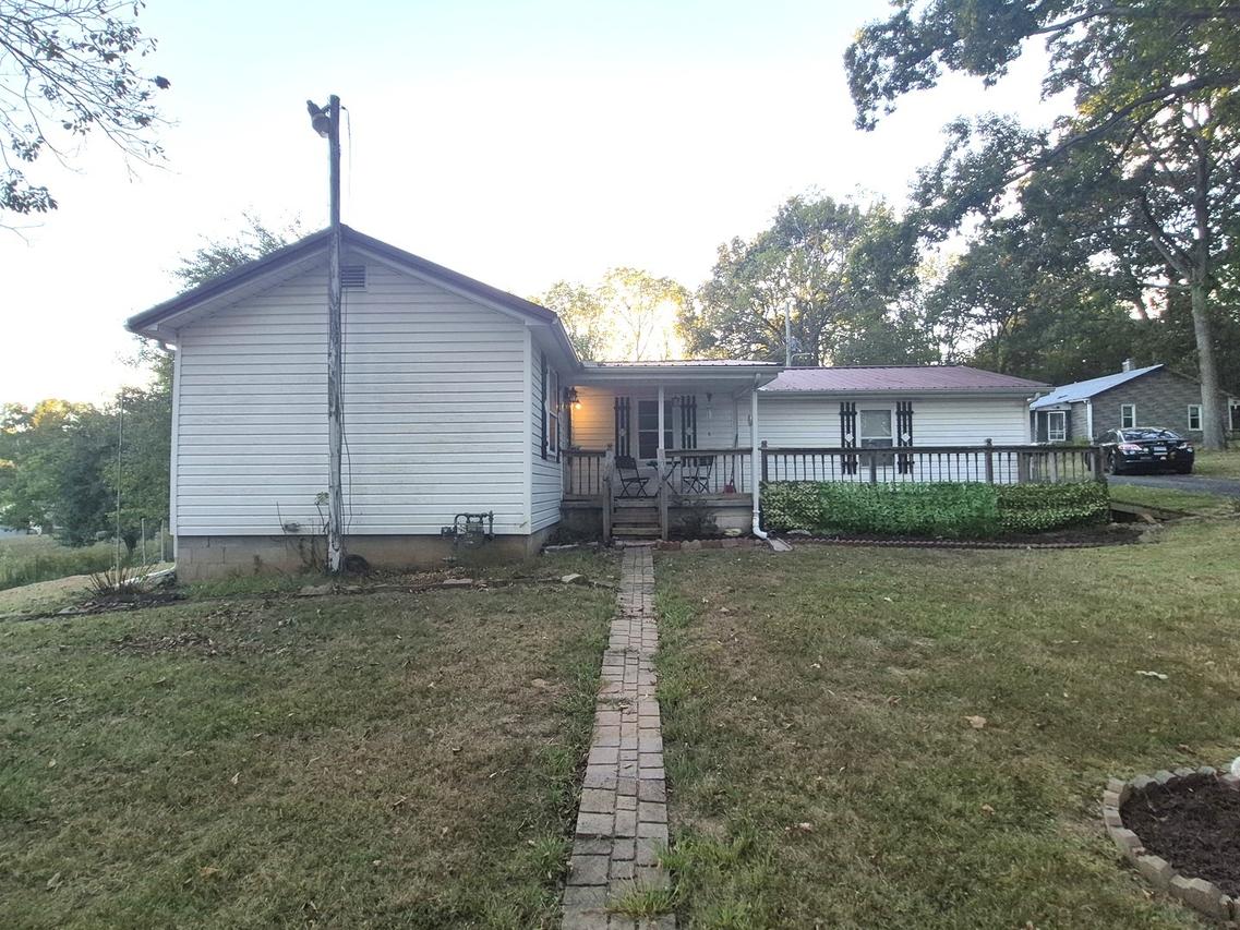 32 Il Route 34 Route, Rosiclare, IL 62982