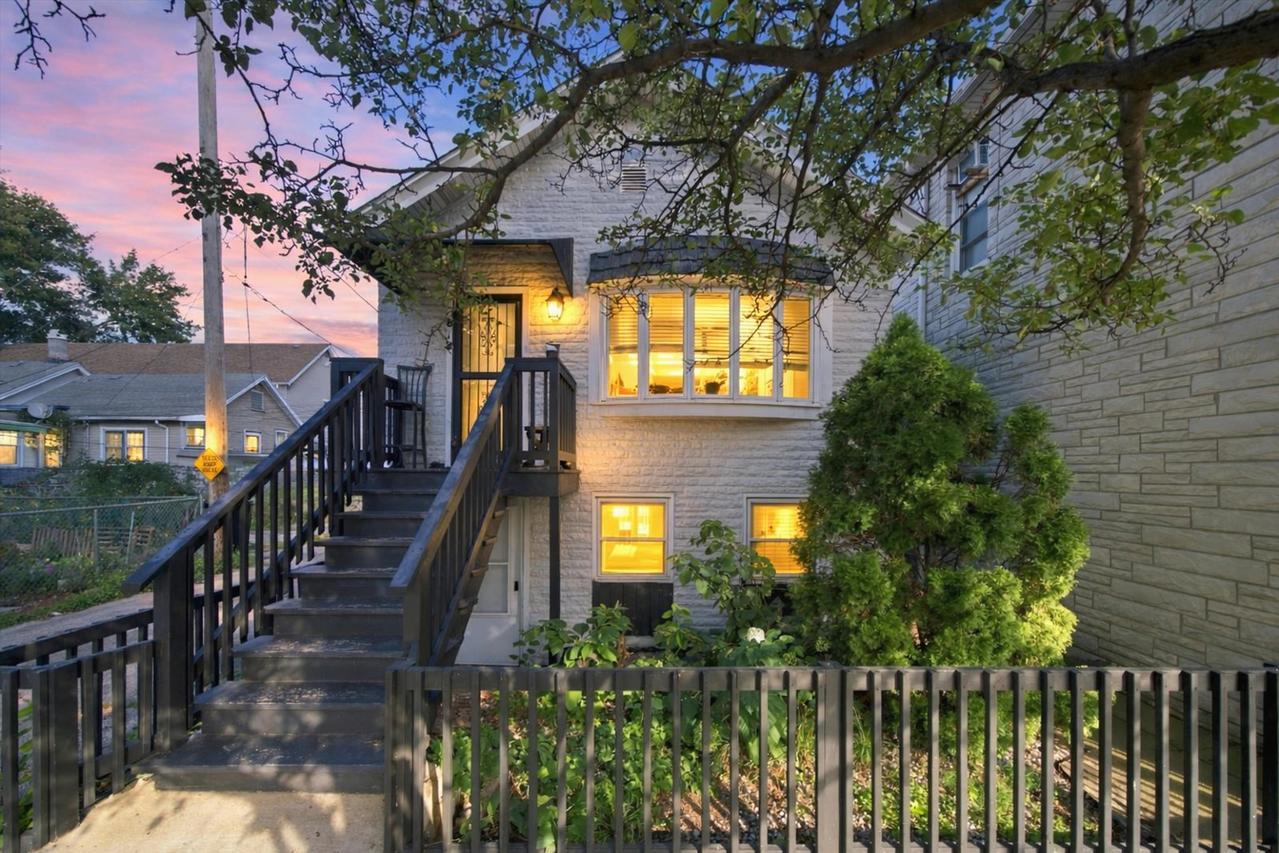 2813 S Shields Ave., Chicago, IL 60616