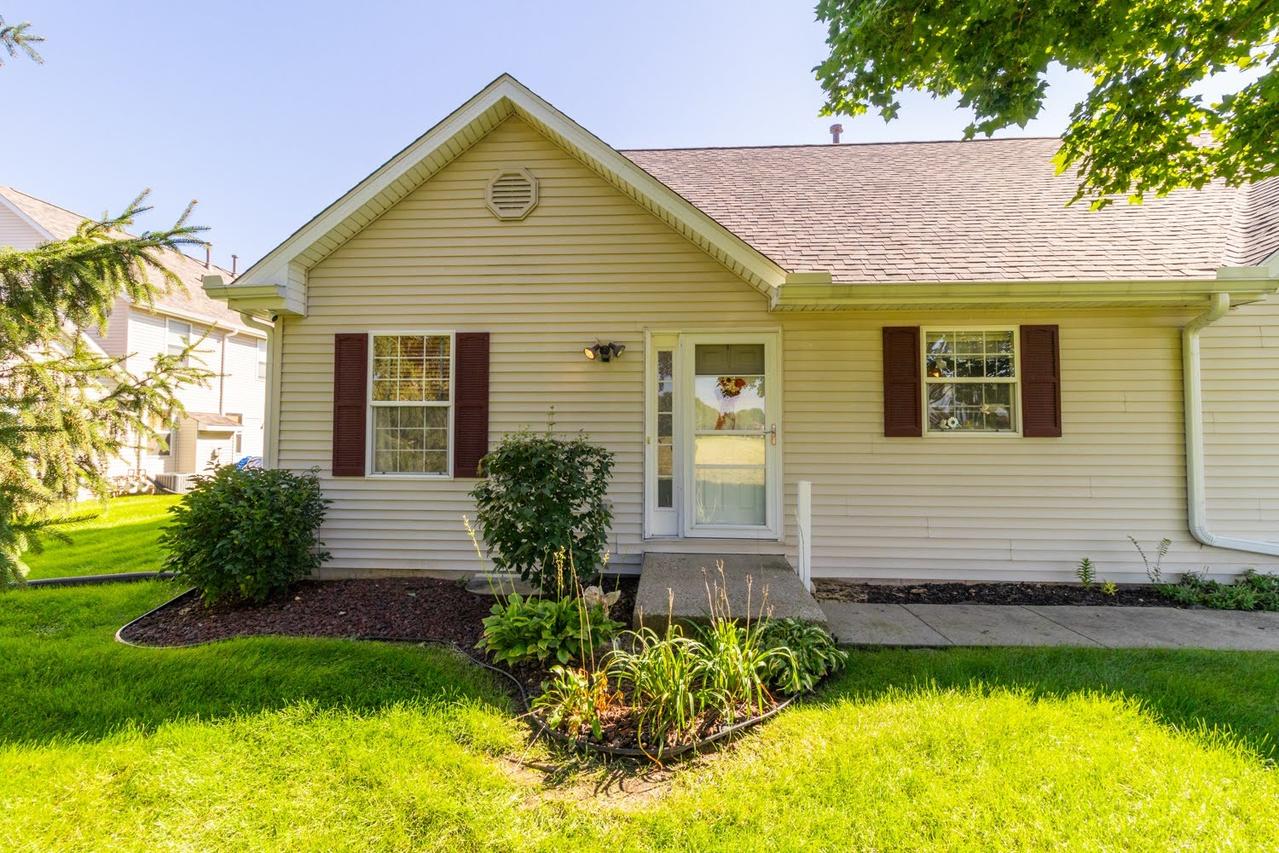 12032 Baneberry Dr. #24, Roscoe, IL 61073